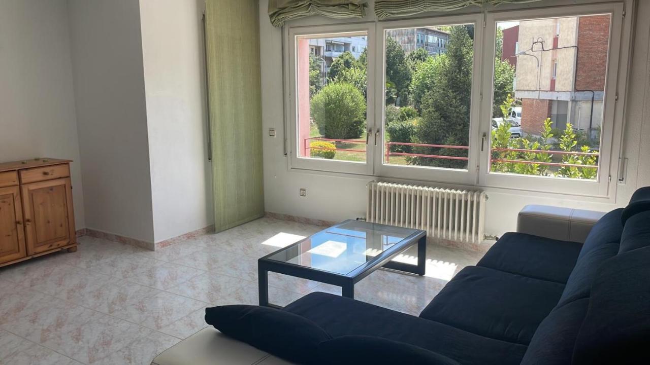 Apto. Grande, Luminoso Y Centrico Apartment Олот Екстериор снимка